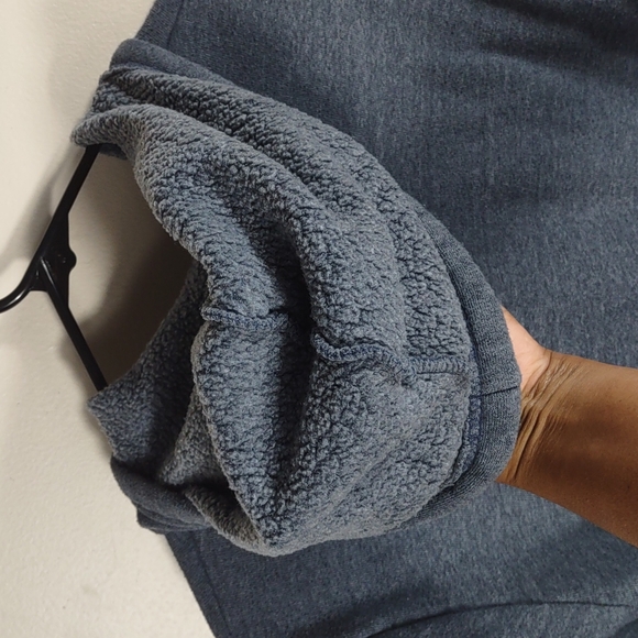 24 Peach farm animal stack pile graphic hoodie - Picture 4 of 16